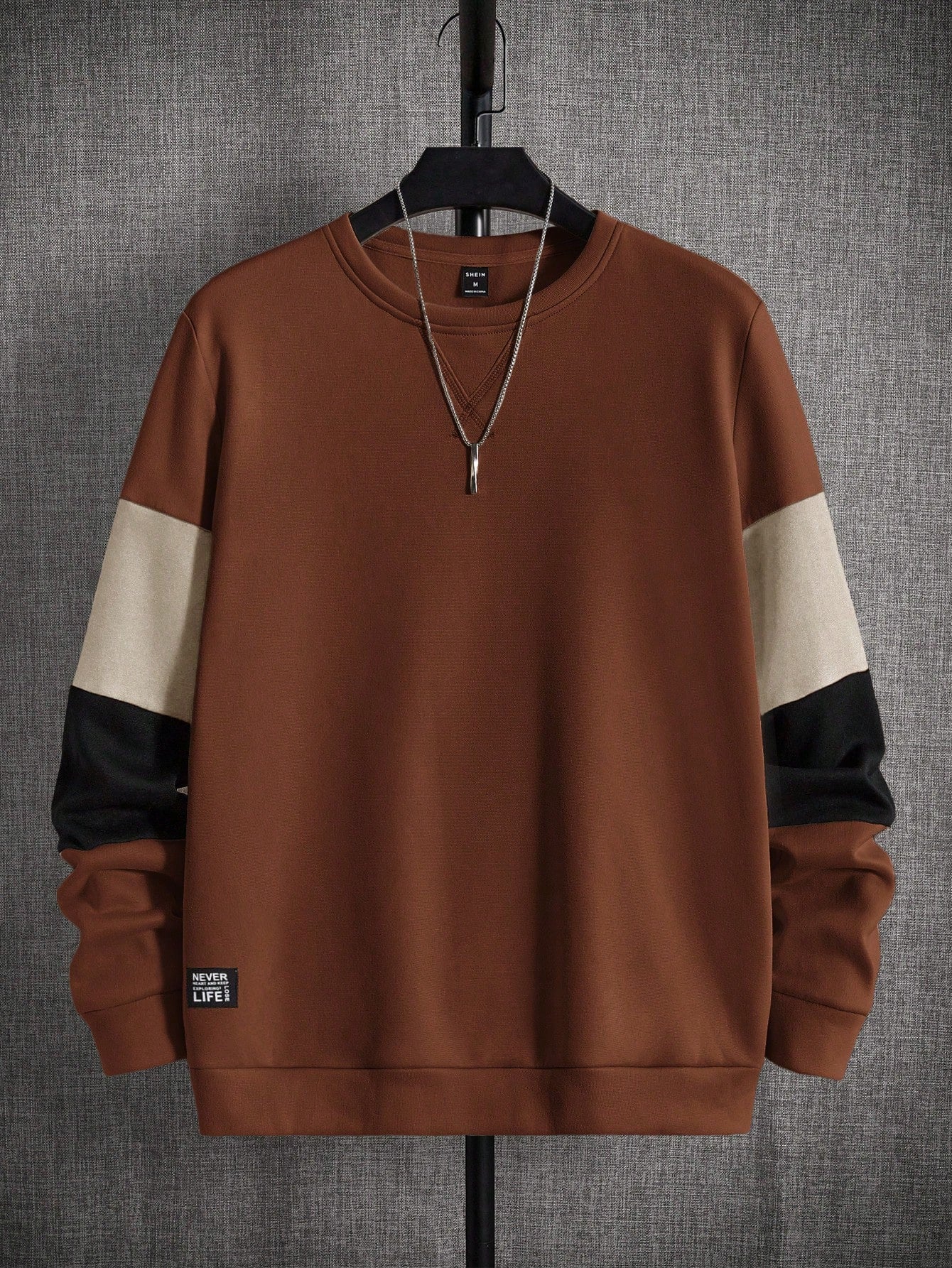 Men Colorblock Letter Patched Detail Sweatshirt