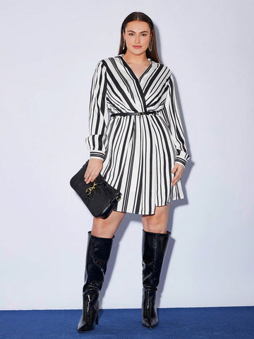 Women's Plus Size V-collar Striped Dress