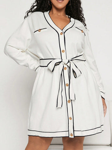 Women's Plus Size Contrast Trimmed Sweater Dress With Belted Waist