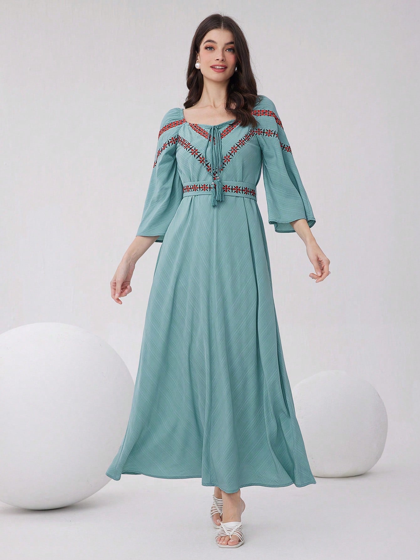 Women's Embroidered Puff Sleeve Dress