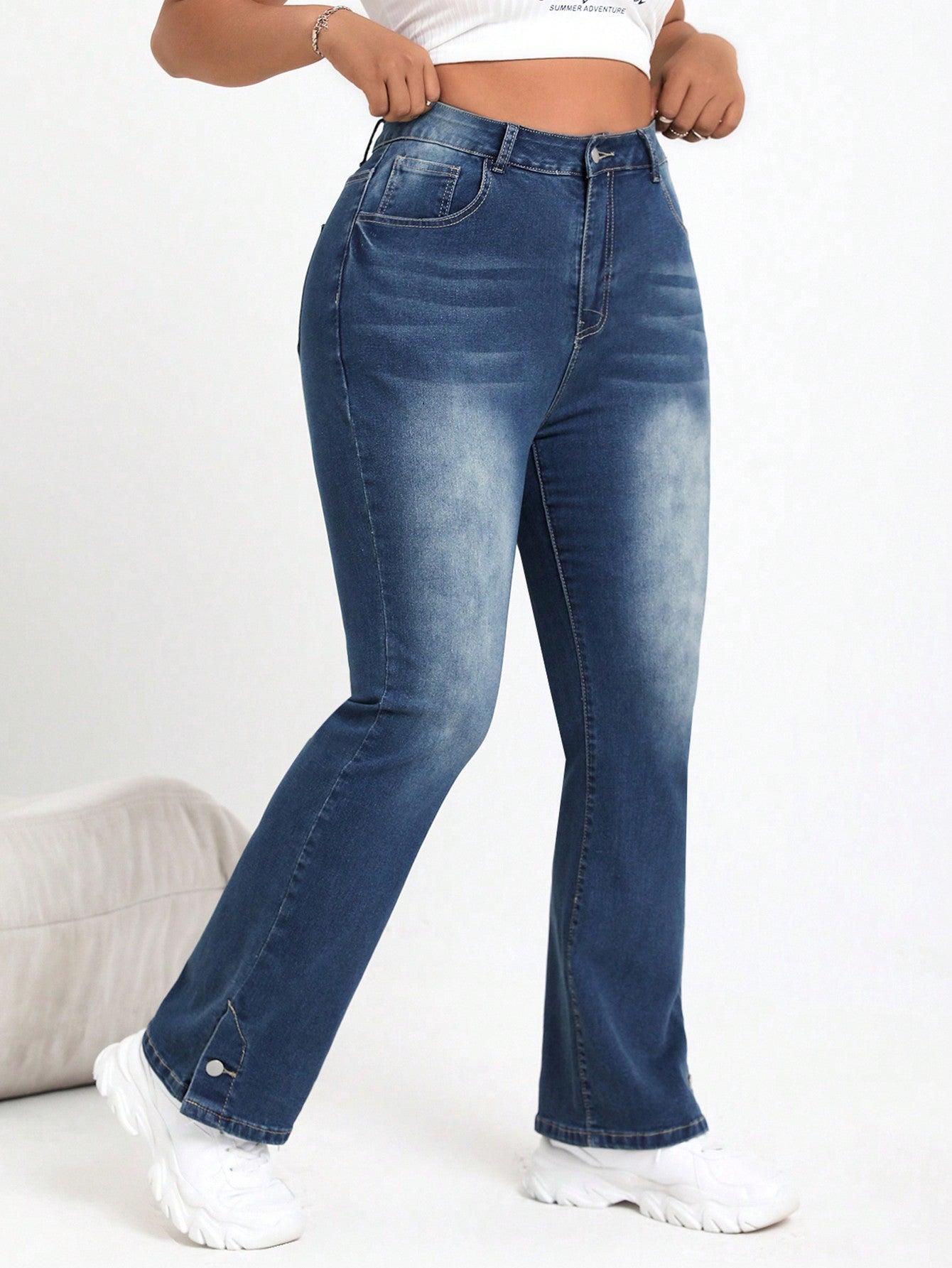 Plus Size Women's Flare Leg Jeans With Pockets